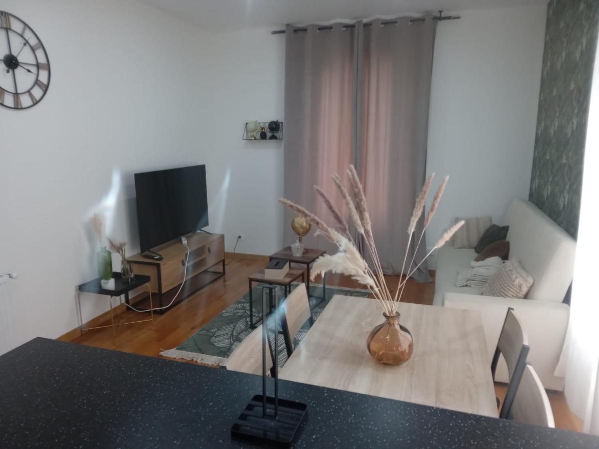 Joli Appartement De Vacances エクアン エクステリア 写真