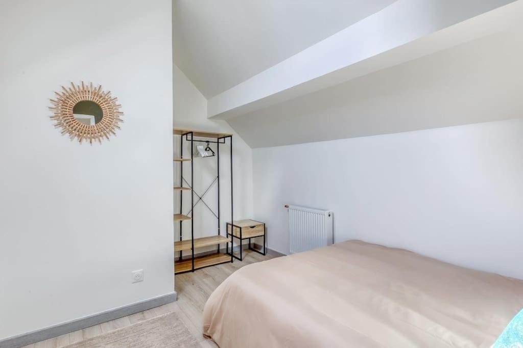 Joli Appartement De Vacances エクアン エクステリア 写真