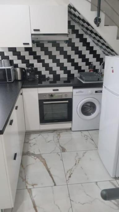 Joli Appartement De Vacances エクアン エクステリア 写真